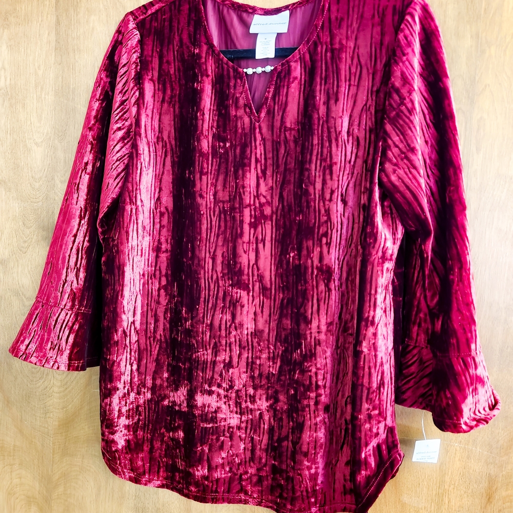 Alfred Dunner Velvet Top Womens Medium Red Crushed Velvet Holiday Party Blouse - Picture 6 of 6